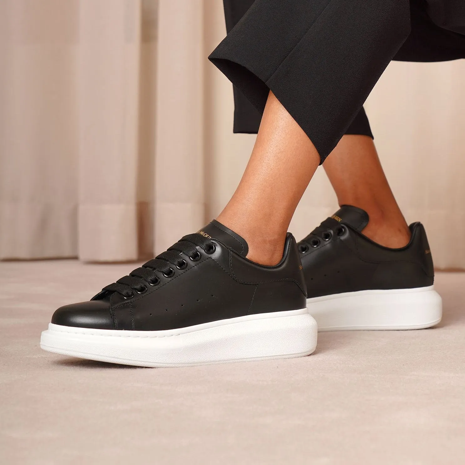 Black and black classic sneakers