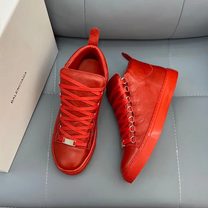 CE - Bla Classic Arena Creased Silhouette ResurfaCEs
