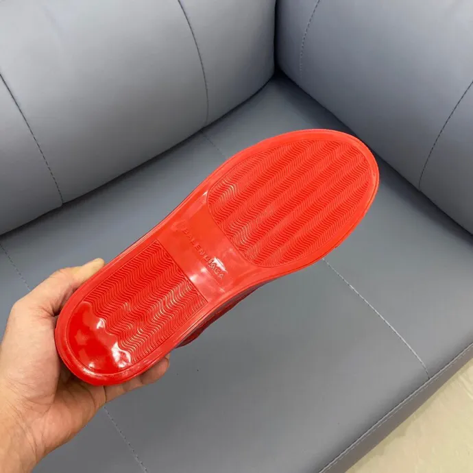 CE - Bla Classic Arena Creased Silhouette ResurfaCEs