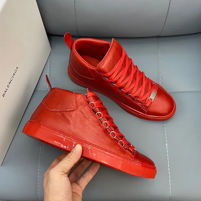 CE - Bla Classic Arena Creased Silhouette ResurfaCEs
