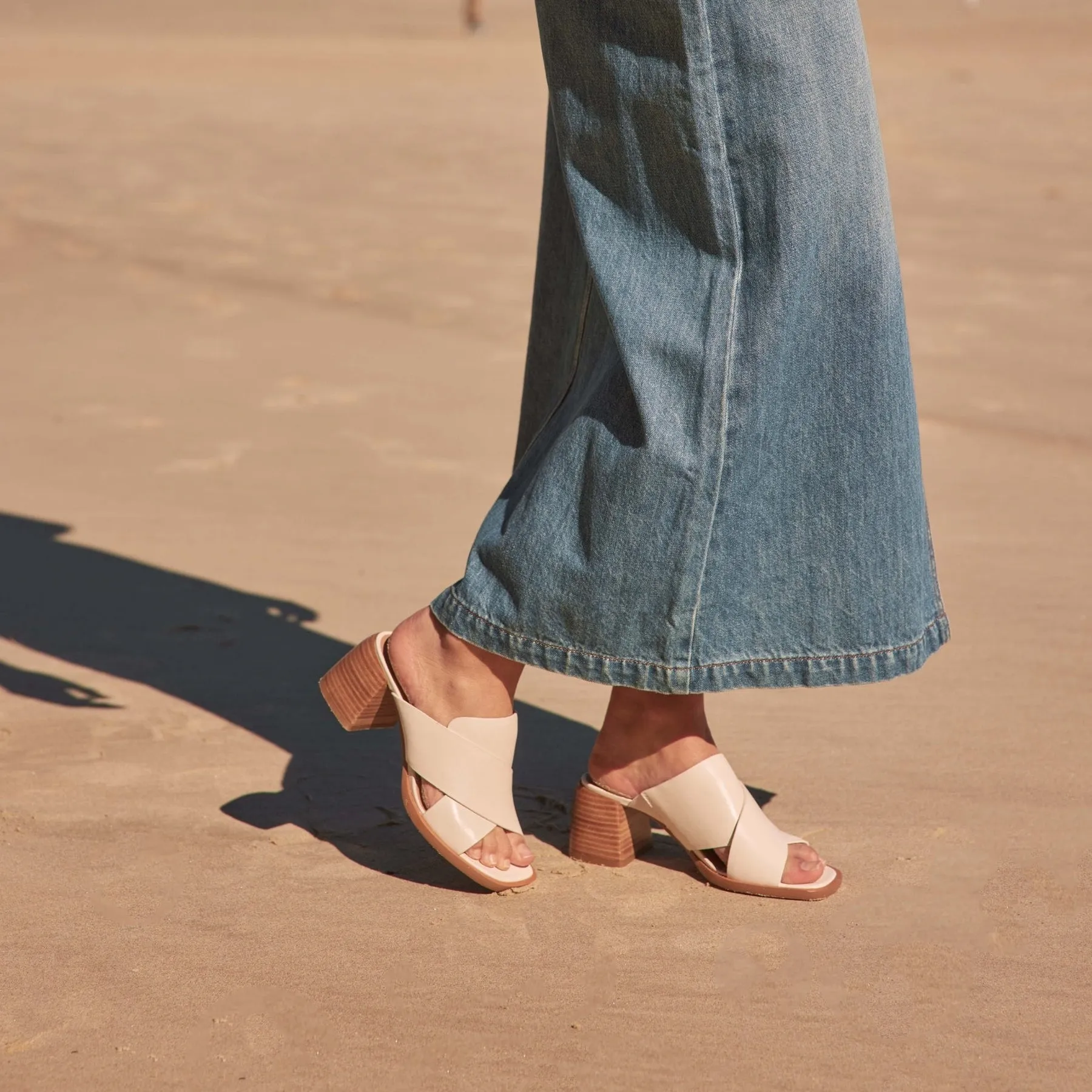 ISO LEATHER BLOCK HEEL SANDALS