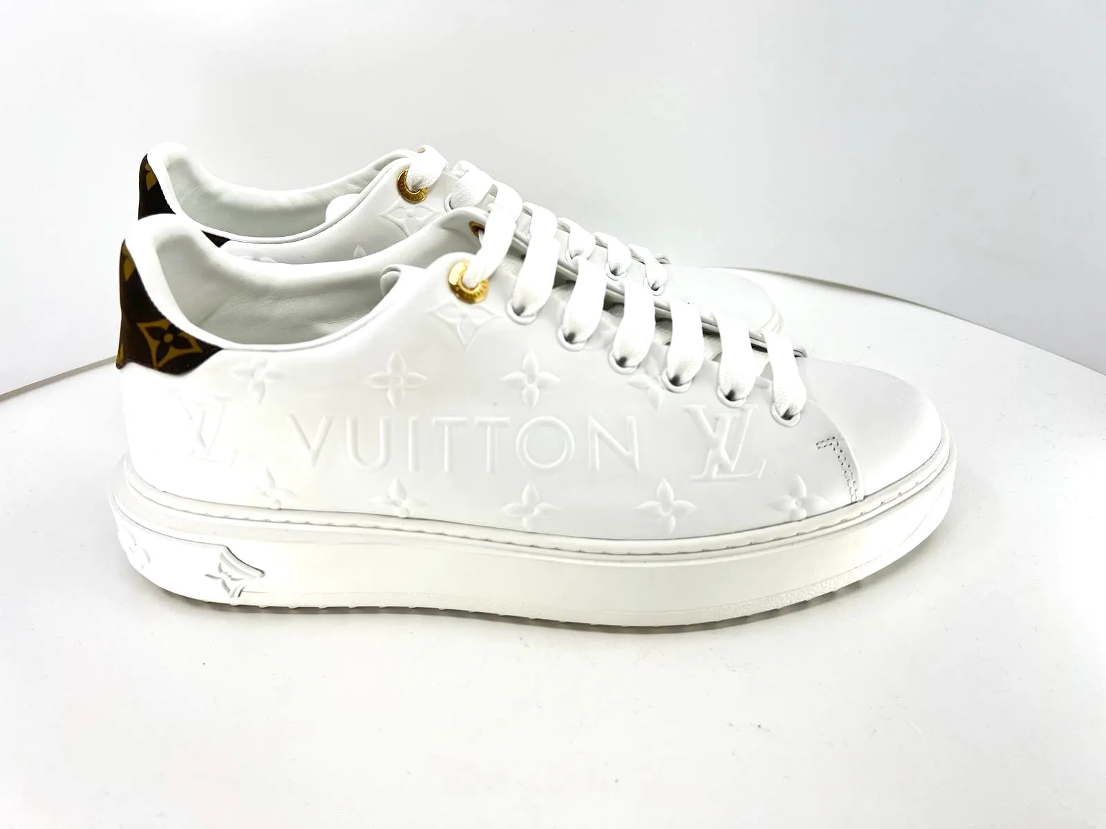 LOUIS VUITTON EMBOSSED MONOGRAM LAMBSKIN LEATHER TIMEOUT SNEAKERS