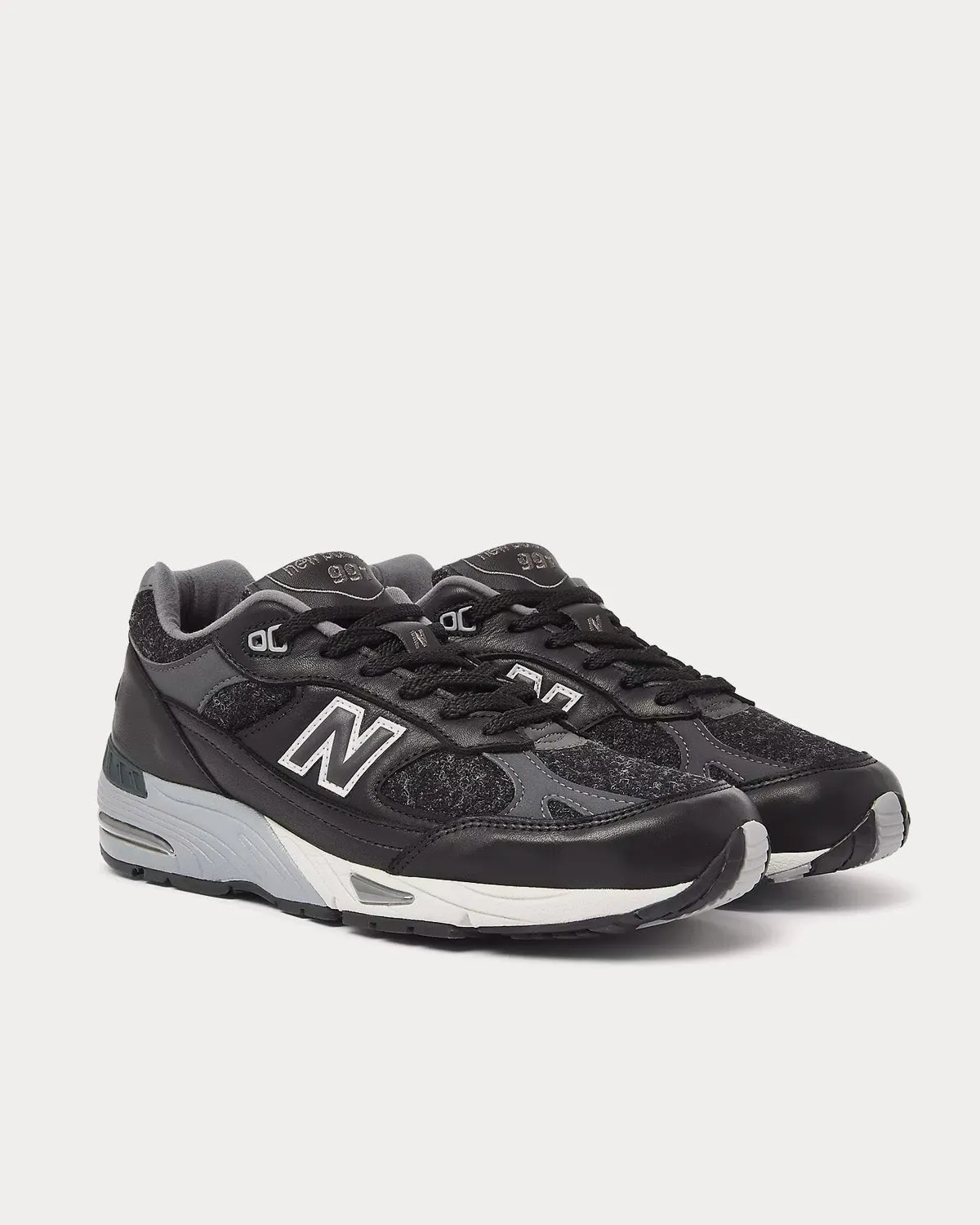 Made in UK 991 Black / Magnet / Smoked Pearl Low Top Sneakers