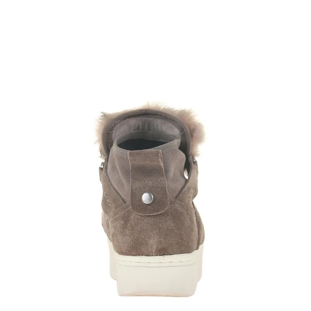 Naked Feet: EVOLUTION in GREY Sneakers SALE