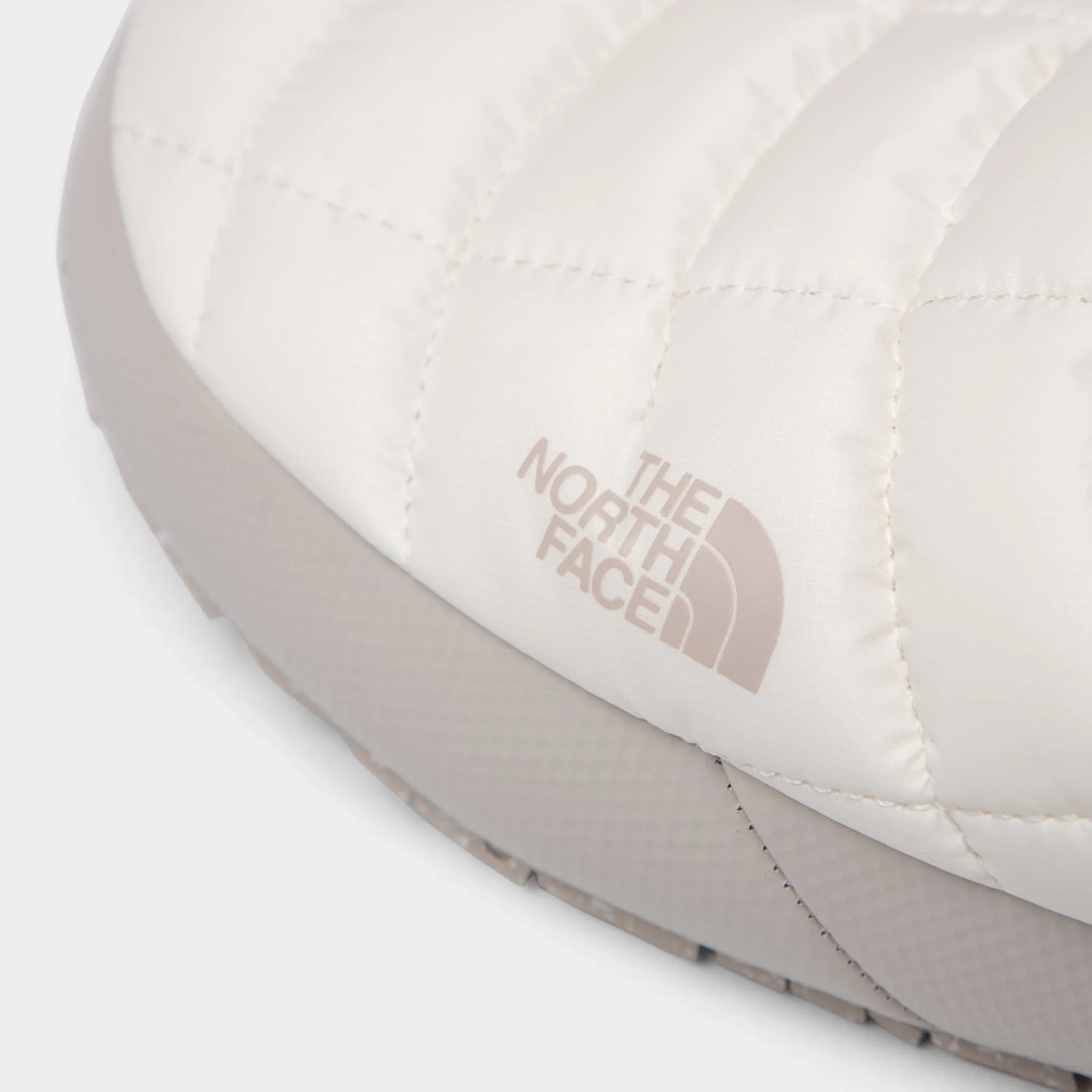 The North Face Women's ThermoBall' Traction Mule V Gardenia White / Silver Grey